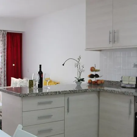 Miller Para 4 Apartment *