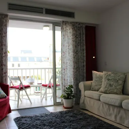 Miller Para 4 Apartment *