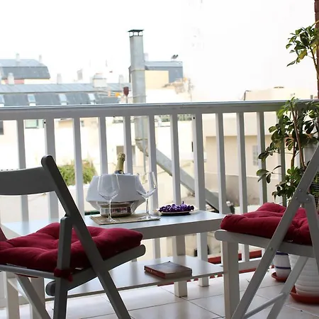 Apartment Miller Para 4